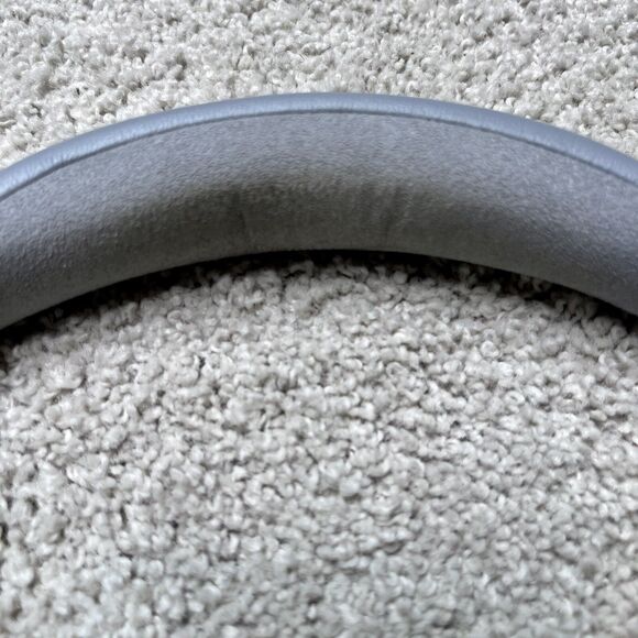 Bose QuietComfort WIRELESS Bluetooth Noise Canceling Headphones -Silver w/ Case - Picture 8 of 9